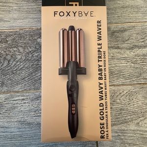 Foxy bae rose gold wavy baby triple weaver like new only used once.